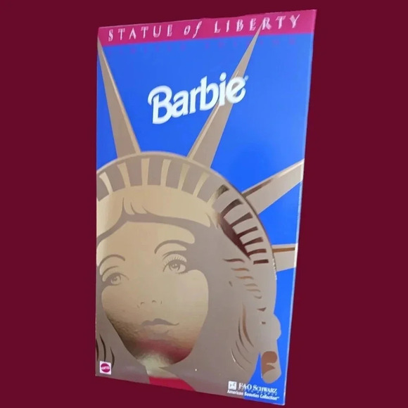 Mattel fao schwarz Statue liberty barbie limited edition 11.5 inch - Picture 3 of 3